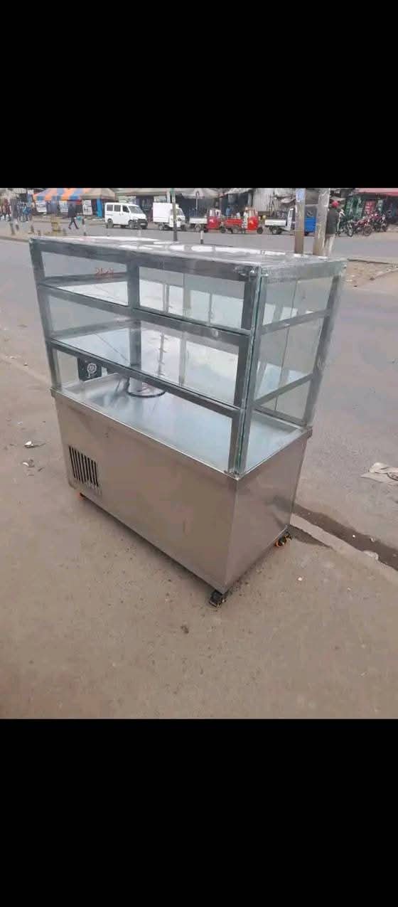 Bakery Display Case Refrigerator Pastry Deli 4' 48" Cake Show Case New